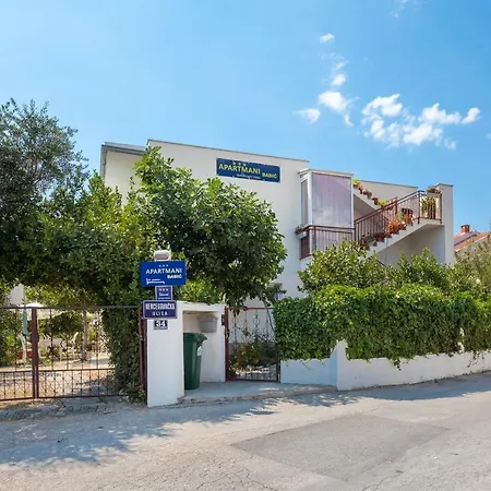 A2 Near W Patio Parking And Grill Split