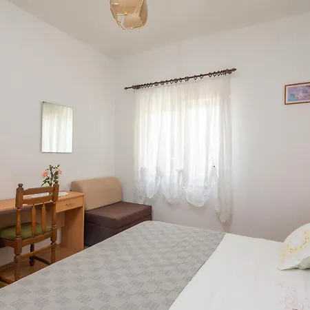 Daire A 2 Near W Patio Parking And Grill *