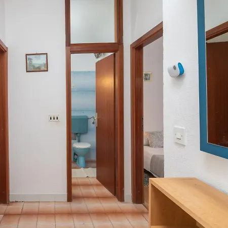 Apartment A 2 Near W Patio Parking And Grill *