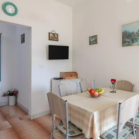 A2 Near W Patio Parking And Grill