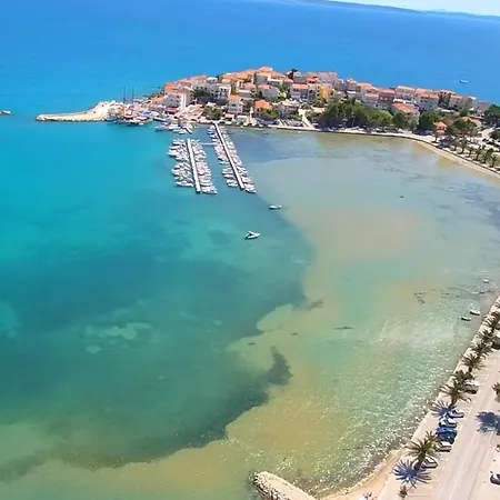 Daire A2 Near W Patio Parking And Grill Split